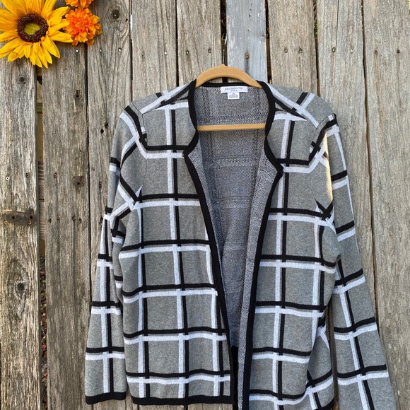 Liz Claiborne Sweater - Picture 6 of 7